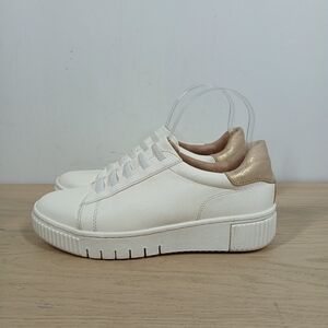 Soul Naturalizer Low Top Sneakers Women's 7 White and Gold Leather Preppy